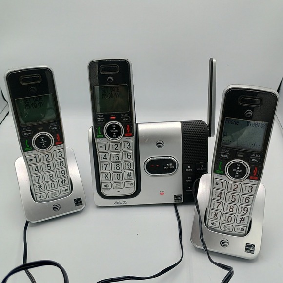 AT&T CL82314 DECT 6.0 3-Handset Expandable Cordless Phone Caller ID Answering - Picture 1 of 4